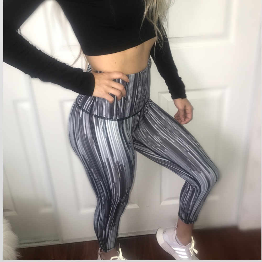 🏷SALE! Striped leggings!